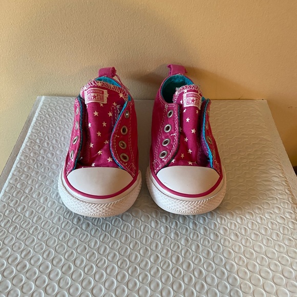 hot pink baby converse